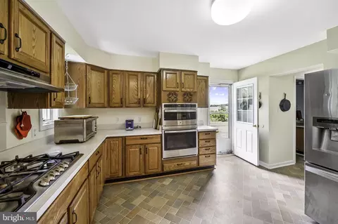 Kitchen - 4483 Willow Tree Dr, Middletown, MD 21769 photo 3 of 3