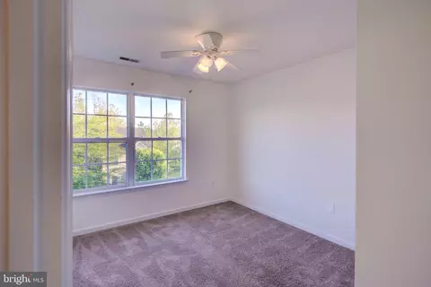 Bedroom - 6111 Pine Crest Ln, Frederick, MD 21701 photo 3 of 4