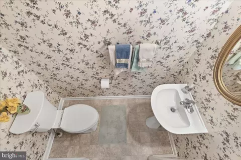 2009 Sumner Dr, Frederick, MD 21702 photo 4
