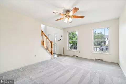 Living - 4962 Farringdon Ct, Frederick, MD 21703 photo 2 of 5
