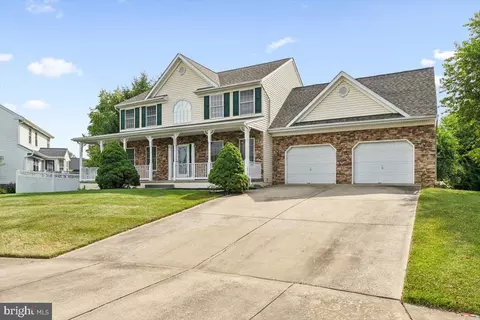 Exterior - 4962 Farringdon Ct, Frederick, MD 21703 photo 2 of 10