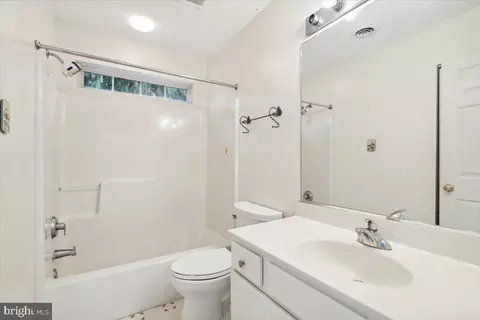 Bath - 4962 Farringdon Ct, Frederick, MD 21703 photo 2 of 2
