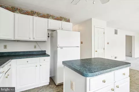 Kitchen - 4962 Farringdon Ct, Frederick, MD 21703 photo 5 of 5