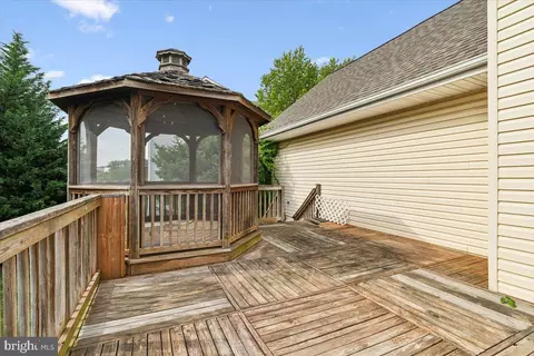 Exterior - 4962 Farringdon Ct, Frederick, MD 21703 photo 9 of 10