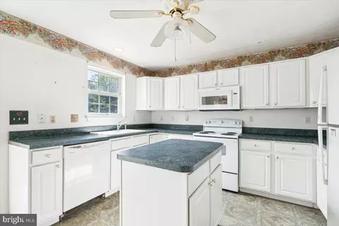 Kitchen - 4962 Farringdon Ct, Frederick, MD 21703 photo 3 of 5