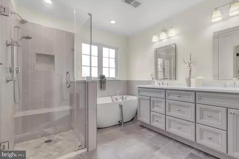 Bath - 3822 Addison Woods Rd, Frederick, MD 21704 photo 3 of 5