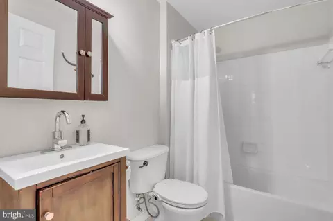Bath - 3822 Addison Woods Rd, Frederick, MD 21704 photo 1 of 5
