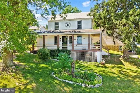 28 Walnut St, Middletown, MD 21769