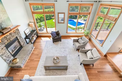 Living - 3027 Marker Rd, Middletown, MD 21769 photo 5 of 6