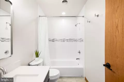 Bath - 3027 Marker Rd, Middletown, MD 21769 photo 5 of 6