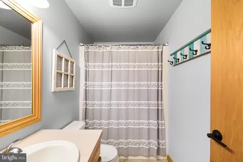 Bath - 3027 Marker Rd, Middletown, MD 21769 photo 6 of 6