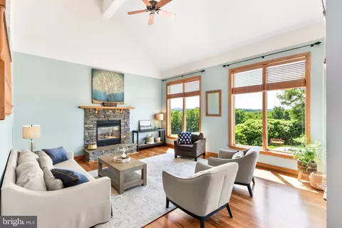 Living - 3027 Marker Rd, Middletown, MD 21769 photo 2 of 6