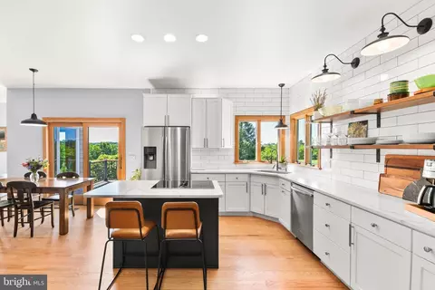 Kitchen - 3027 Marker Rd, Middletown, MD 21769 photo 3 of 10