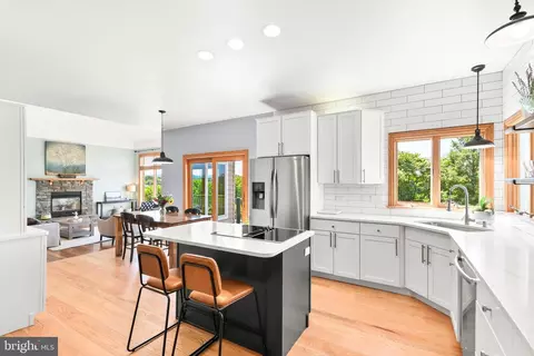 Kitchen - 3027 Marker Rd, Middletown, MD 21769 photo 5 of 10
