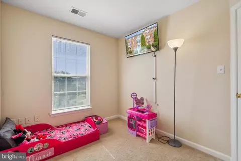 Bedroom - 515 Eisenhower Dr, Frederick, MD 21703 photo 5 of 5