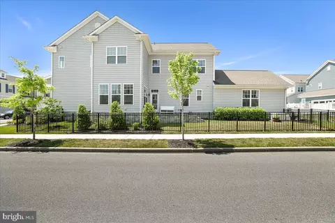 Exterior - 5116 Continental Dr, Frederick, MD 21703 photo 2 of 18