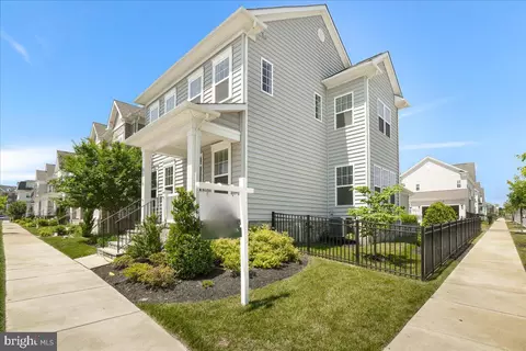 Exterior - 5116 Continental Dr, Frederick, MD 21703 photo 7 of 18