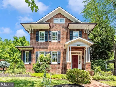 320 N College Pkwy, Frederick, MD 21701