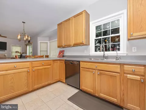 Kitchen - 2517 Bear Den Rd, Frederick, MD 21701 photo 3 of 5