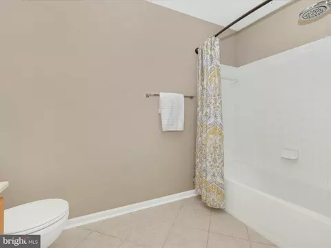 Bath - 500 Bradley Ct #4J, Frederick, MD 21703 photo 2 of 5