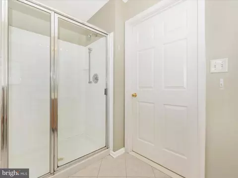 Bath - 500 Bradley Ct #4J, Frederick, MD 21703 photo 5 of 5