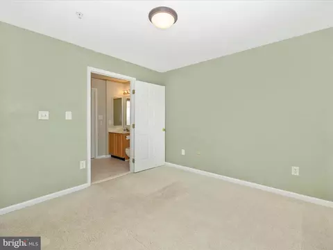 Bedroom - 500 Bradley Ct #4J, Frederick, MD 21703 photo 4 of 6