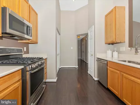 Entry Way - 500 Bradley Ct #4J, Frederick, MD 21703 photo 4 of 5