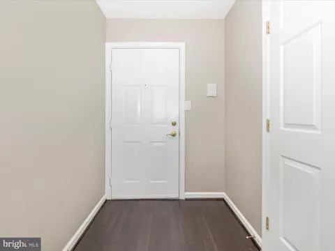 Entry Way - 500 Bradley Ct #4J, Frederick, MD 21703 photo 3 of 5