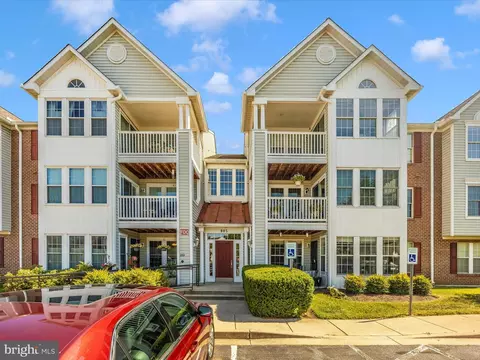 905 Blue Leaf Ct, Frederick, MD 21701