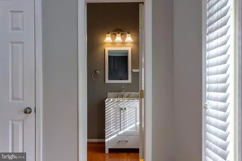 Entry Way - 1942 Timber Grove Rd, Frederick, MD 21702 photo 5 of 12