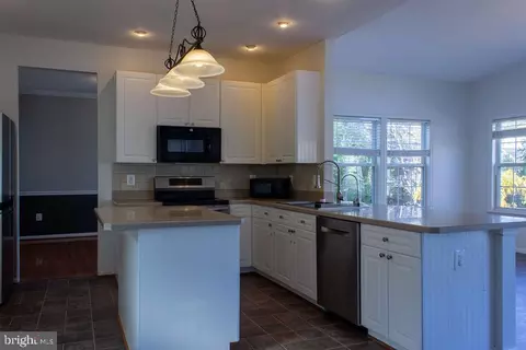 Kitchen - 1942 Timber Grove Rd, Frederick, MD 21702 photo 4 of 5