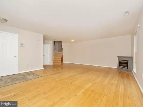 Living - 2127 Bristol Dr #27, Frederick, MD 21702 photo 4 of 12