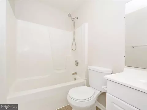 Bath - 2127 Bristol Dr #27, Frederick, MD 21702 photo 7 of 7