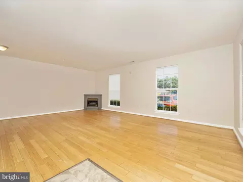 Living - 2127 Bristol Dr #27, Frederick, MD 21702 photo 2 of 12