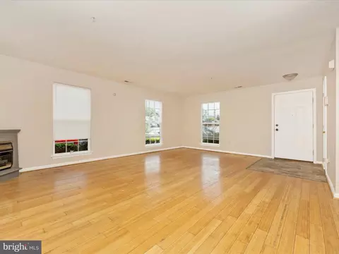 Living - 2127 Bristol Dr #27, Frederick, MD 21702 photo 7 of 12