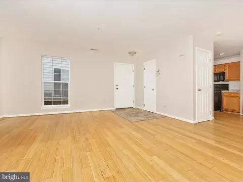 Living - 2127 Bristol Dr #27, Frederick, MD 21702 photo 1 of 12