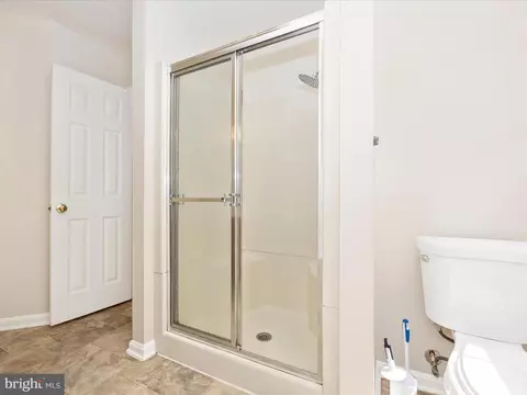 Bath - 2127 Bristol Dr #27, Frederick, MD 21702 photo 4 of 7