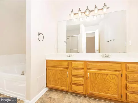 Bath - 2127 Bristol Dr #27, Frederick, MD 21702 photo 1 of 7