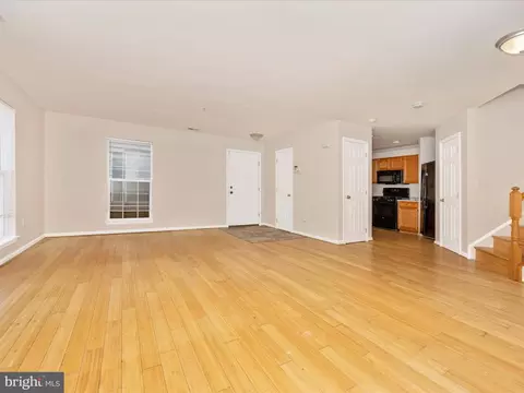 Living - 2127 Bristol Dr #27, Frederick, MD 21702 photo 6 of 12