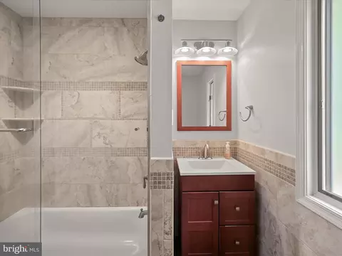 Bath - 5514 Bootjack Dr, Frederick, MD 21702 photo 5 of 9