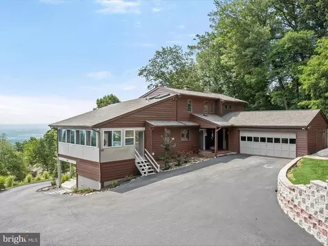 Exterior - 5514 Bootjack Dr, Frederick, MD 21702 photo 2 of 31