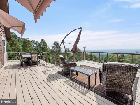 Exterior - 5514 Bootjack Dr, Frederick, MD 21702 photo 4 of 31