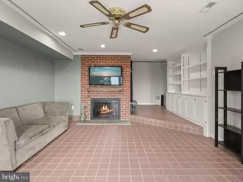 Living - 5514 Bootjack Dr, Frederick, MD 21702 photo 4 of 6