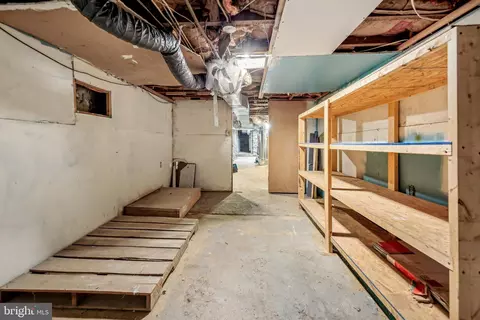 Entry Way - 246 S Carroll St S, Frederick, MD 21701 photo 5 of 7