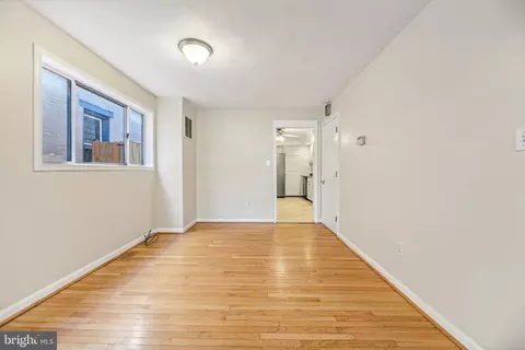 Living - 246 S Carroll St S, Frederick, MD 21701 photo 4 of 7