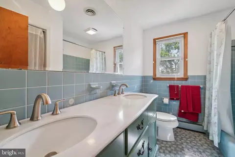 Bath - 6605 Cherry Hill Dr, Frederick, MD 21702 photo 1 of 1