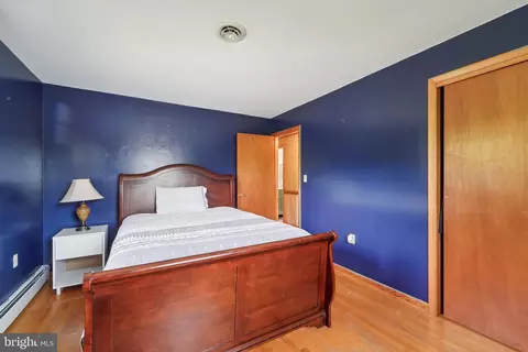 Bedroom - 6605 Cherry Hill Dr, Frederick, MD 21702 photo 4 of 4