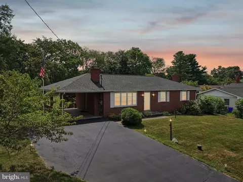 6605 Cherry Hill Dr, Frederick, MD 21702