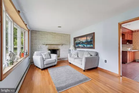 Living - 6605 Cherry Hill Dr, Frederick, MD 21702 photo 2 of 2
