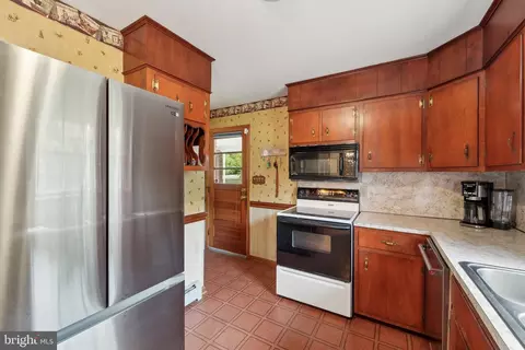Kitchen - 6605 Cherry Hill Dr, Frederick, MD 21702 photo 2 of 3